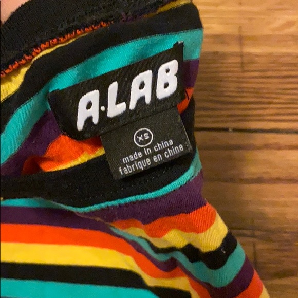 Colorful crop top - Picture 3 of 3